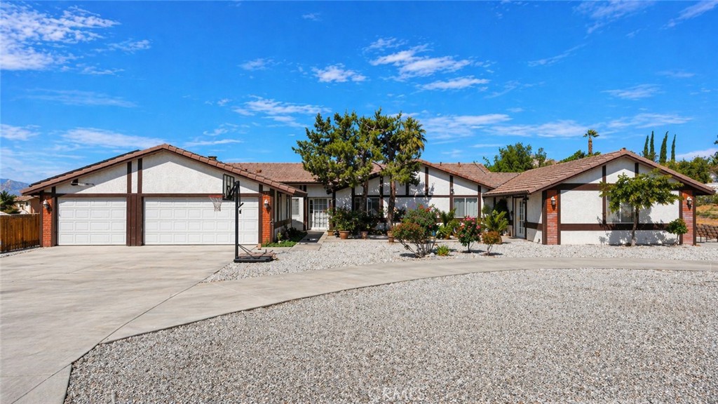 16258 Chiwi Property Photo