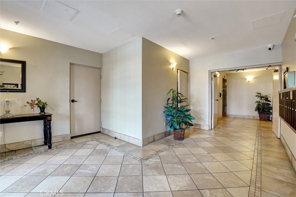 13935 Burbank Boulevard 105 Property Photo 4