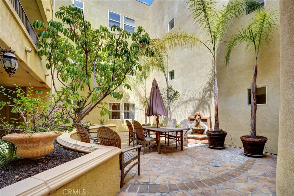 13935 Burbank Boulevard 105 Property Photo 5
