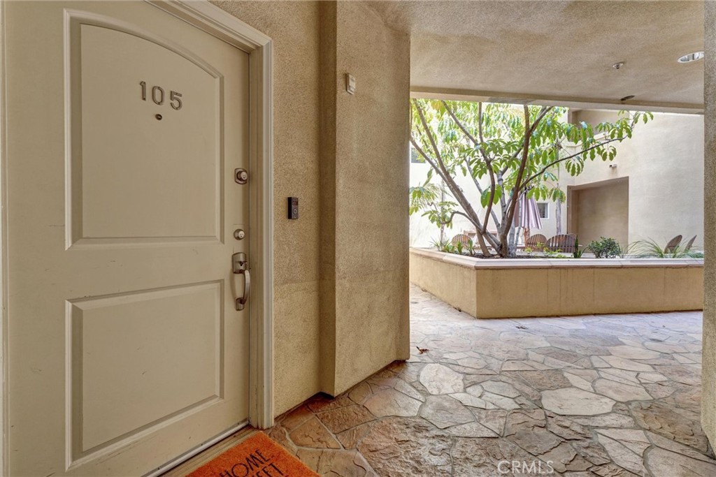 13935 Burbank Boulevard 105 Property Photo 7
