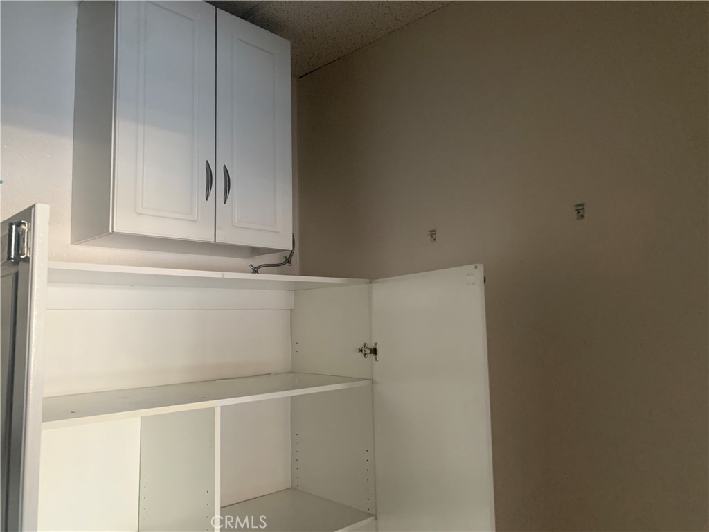 907 Armory Road Property Photo 6