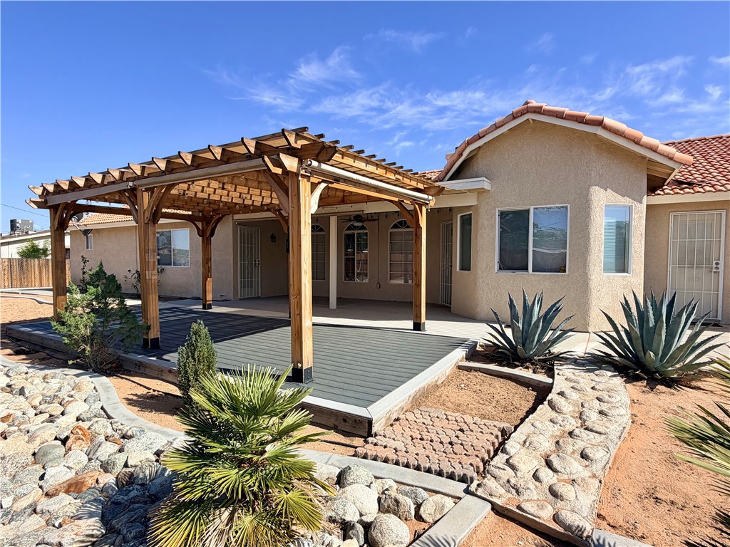 20158 Yucca Loma Road Property Photo 2