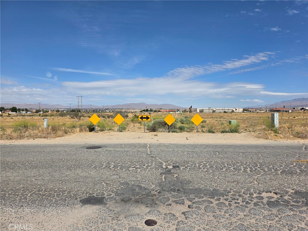 0 Tamarisk Rd Property Photo 3