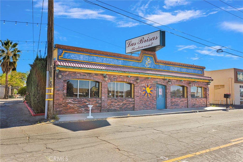 21919 US Highway 18 Property Photo 1