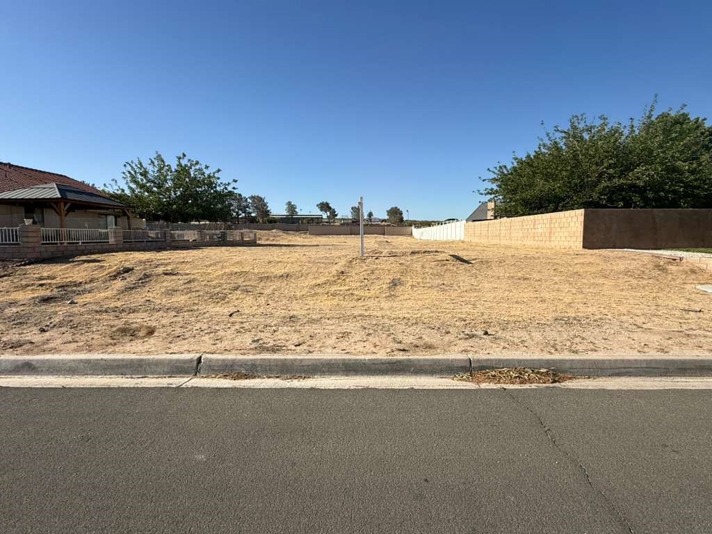 13799 Windward Property Photo 2