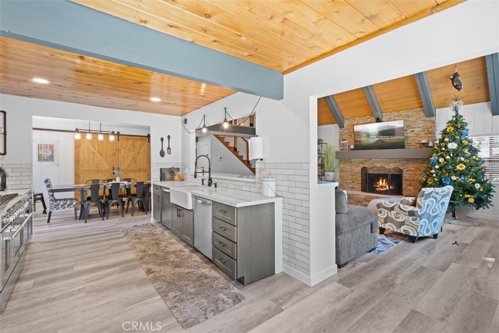 1535 Linnet Property Photo 2
