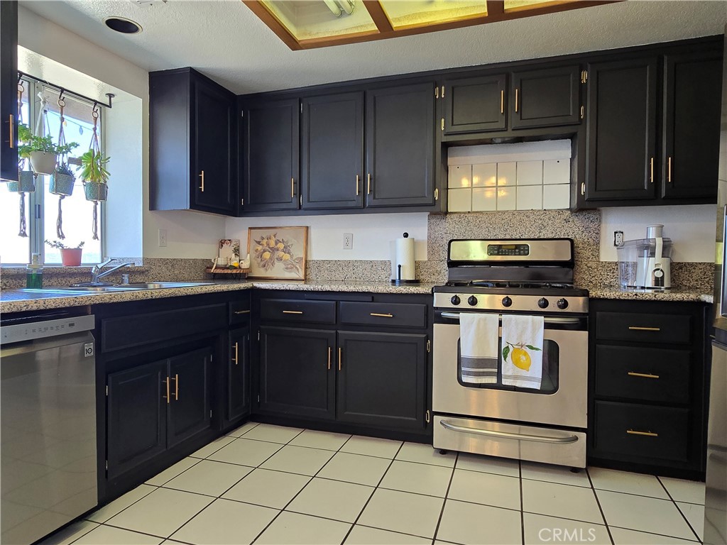 9995 Smoke Tree Property Photo 30