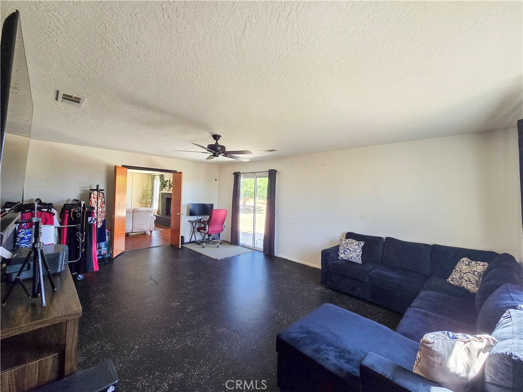 9995 Smoke Tree Property Photo 39