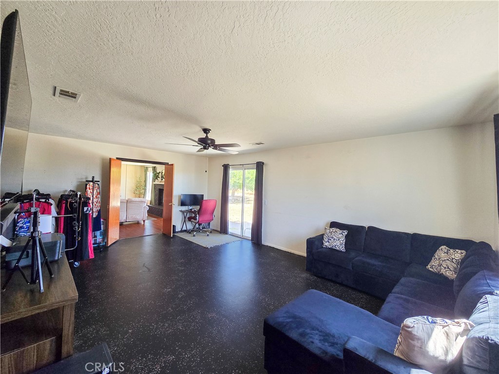 9995 Smoke Tree Property Photo 57