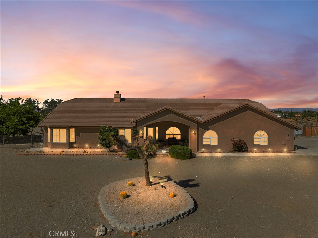 11025 El Esteban Property Photo 1