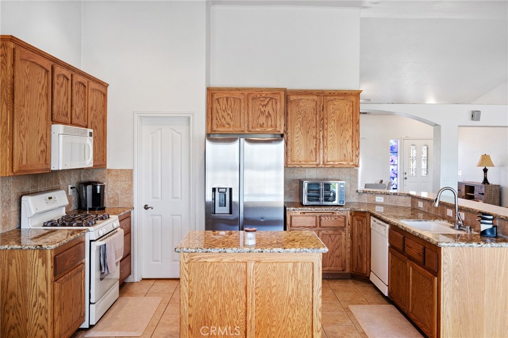 11025 El Esteban Property Photo 4