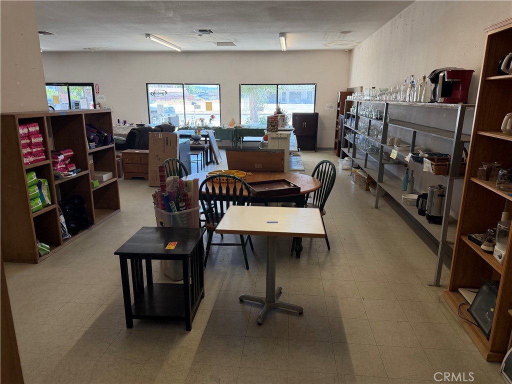 16050 Walnut Property Photo 6