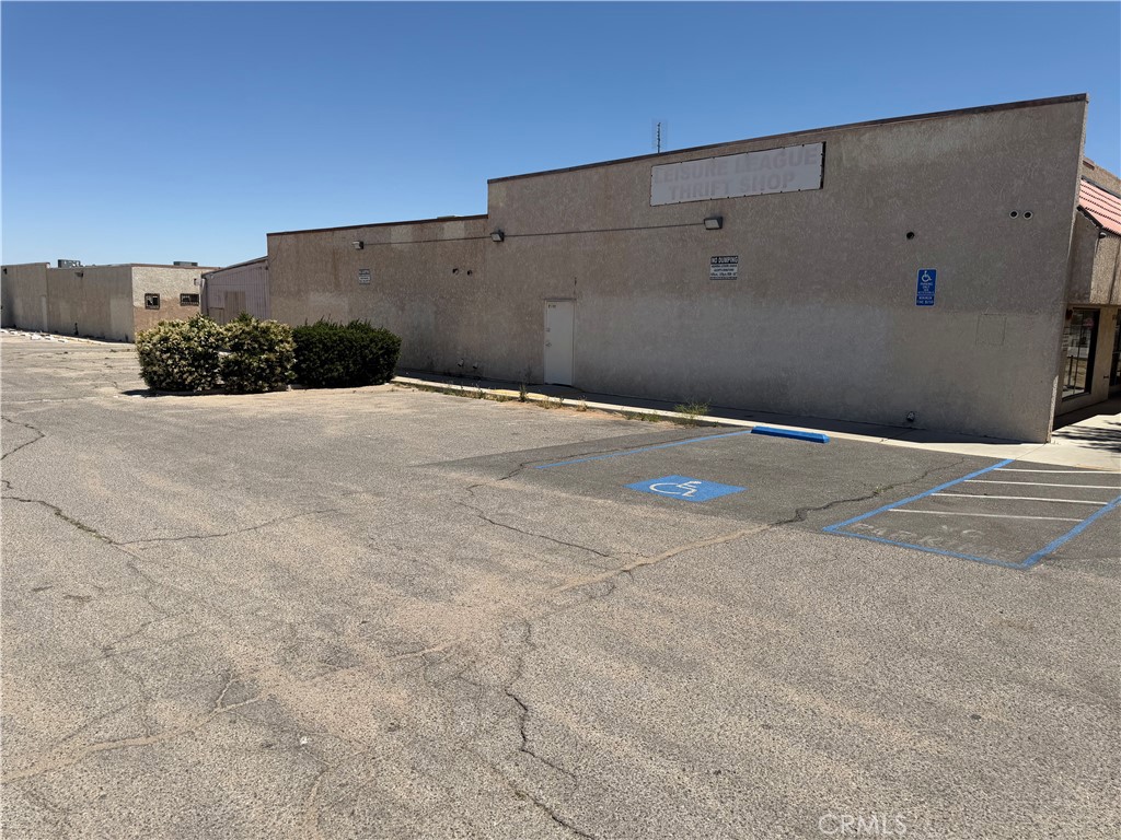 16050 Walnut Property Photo 10