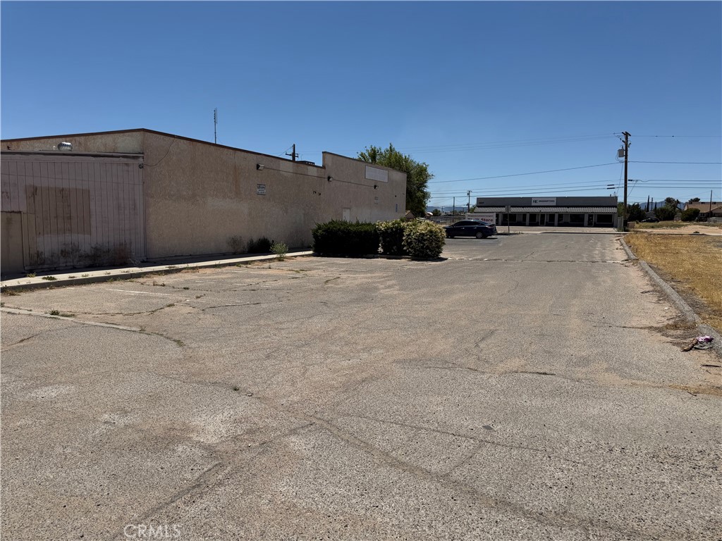 16050 Walnut Property Photo 12