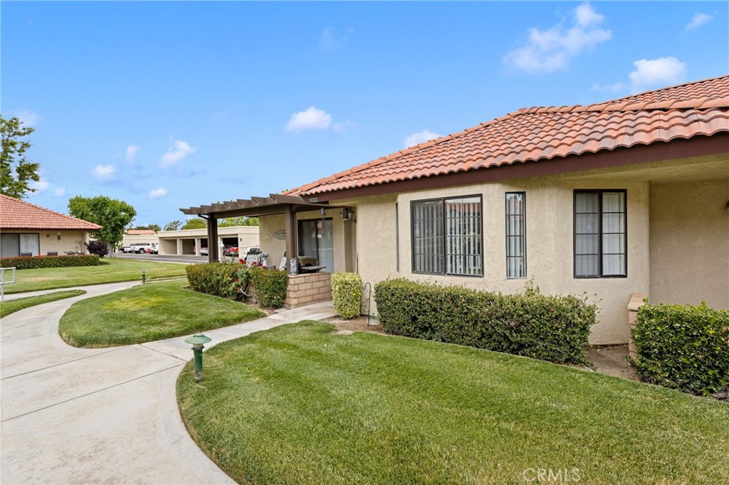 19222 Cottonwood Drive Property Photo 2