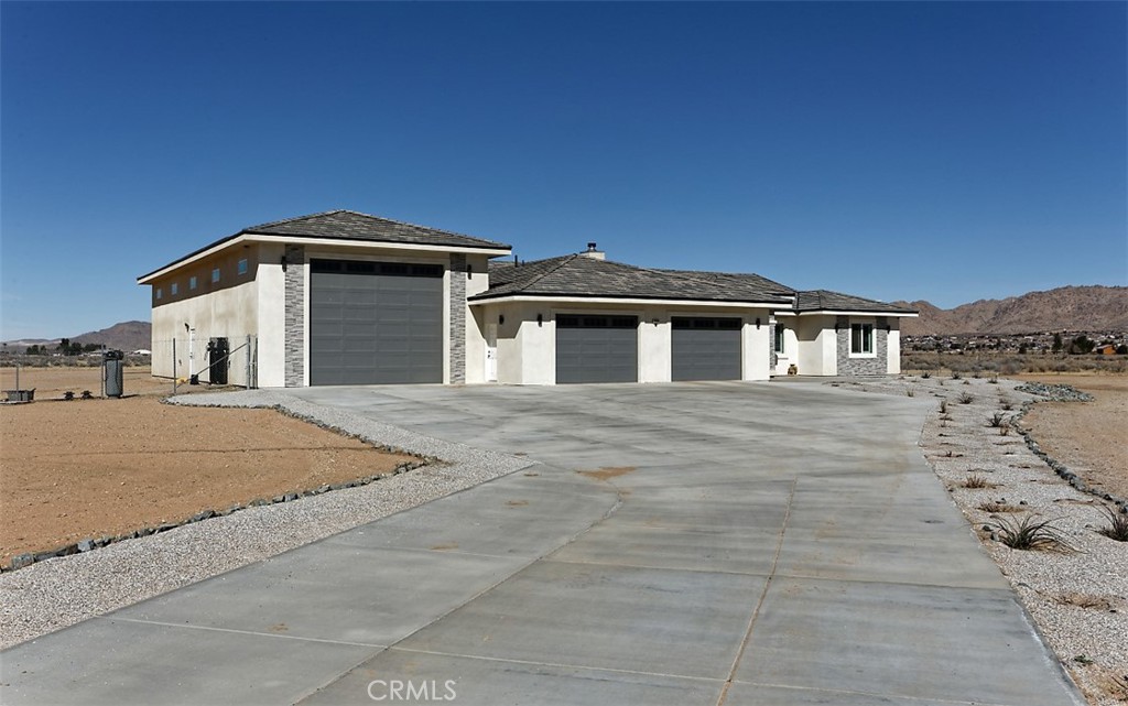 23280 Ramona Avenue Property Photo 4