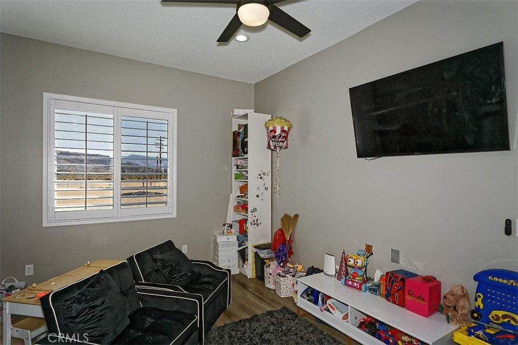 23280 Ramona Avenue Property Photo 13
