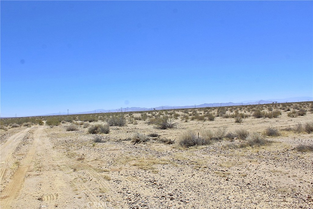 1111 Santa Fe Trail Property Photo 2