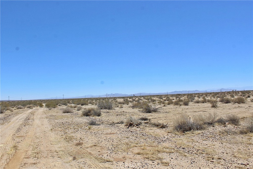 1111 Santa Fe Trail Property Photo 3