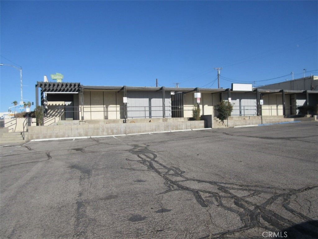 900 E Main Street Property Photo 1