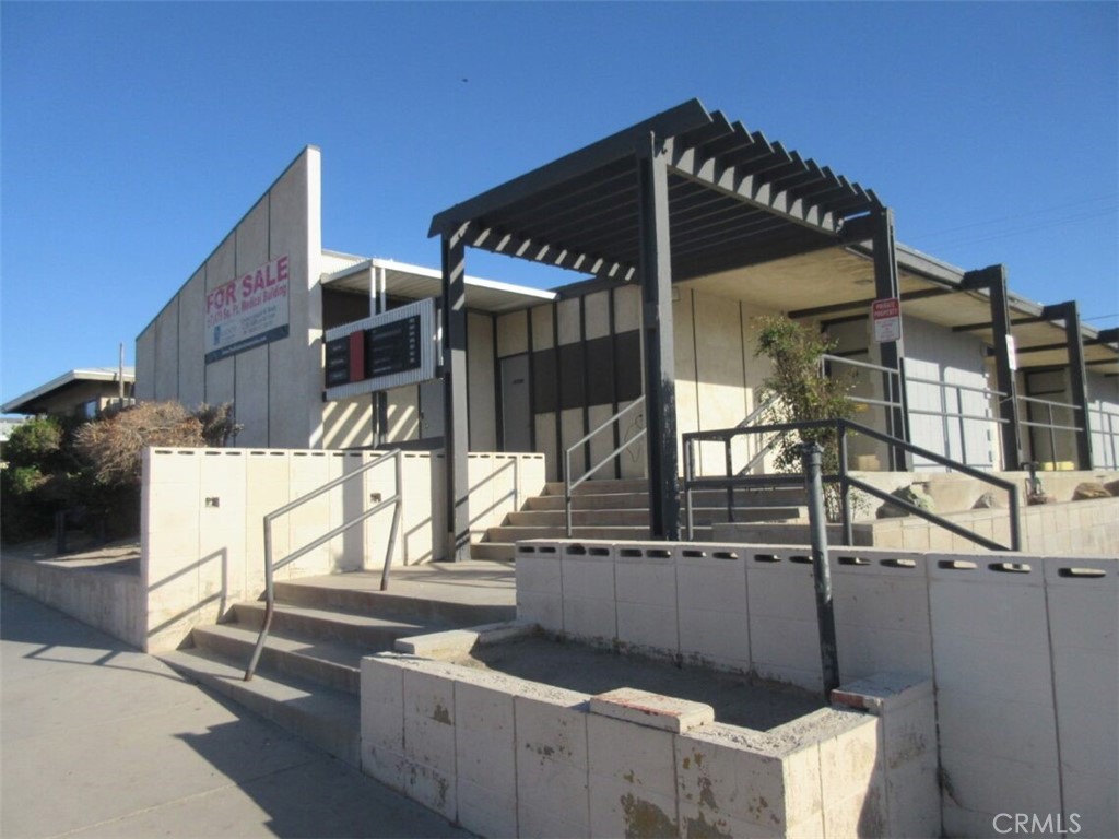 900 E Main Street Property Photo 4