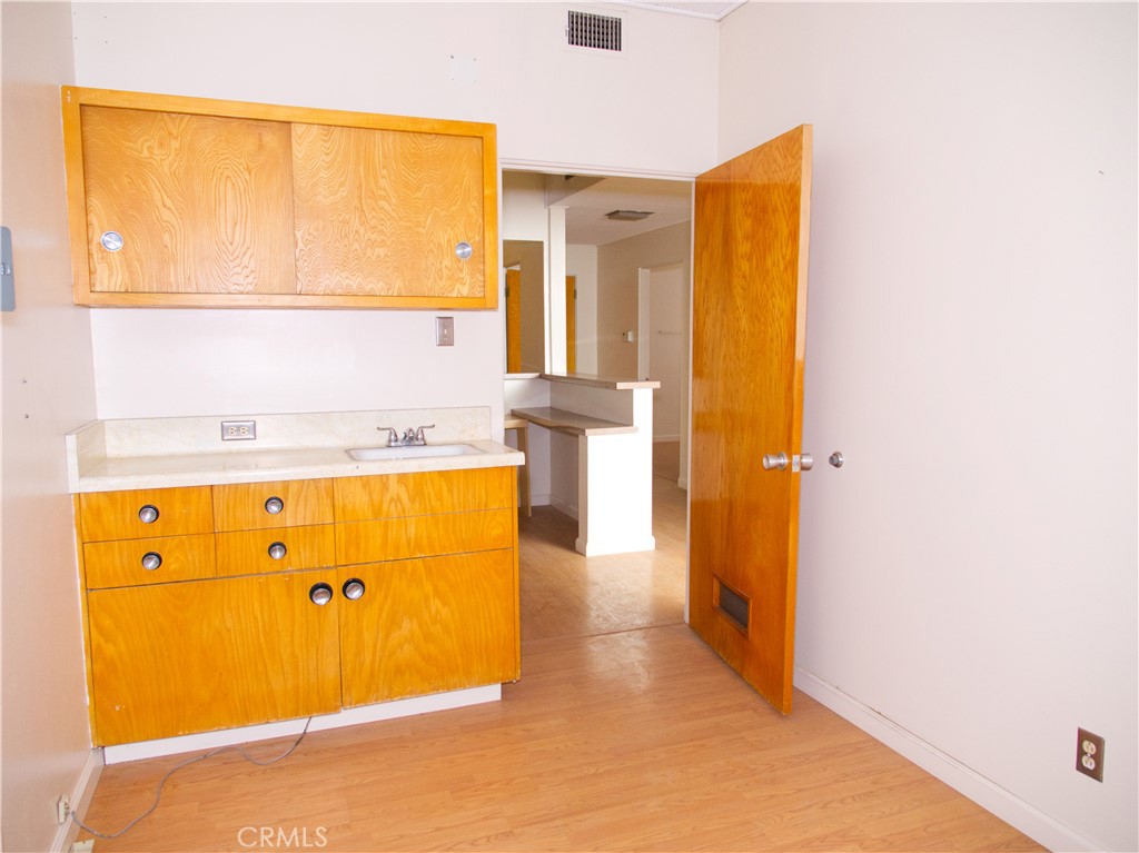 900 E Main Street Property Photo 10