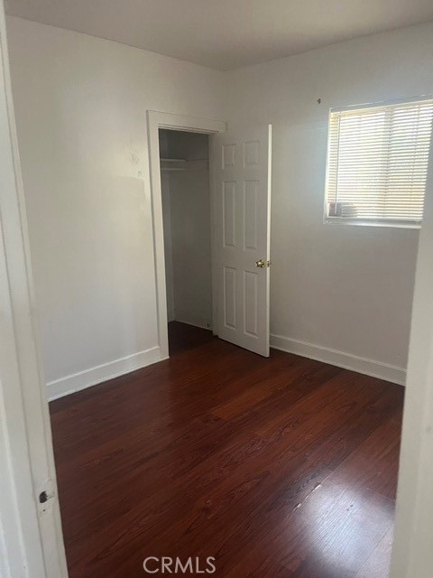 1235 N Wexham Property Photo 4