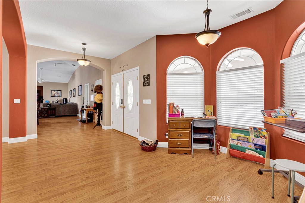 26743 Leather Property Photo 7