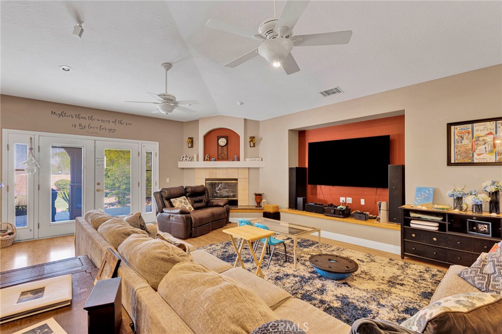 26743 Leather Property Photo 13