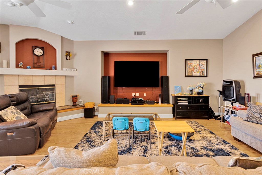 26743 Leather Property Photo 14