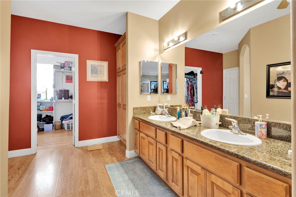 26743 Leather Property Photo 31