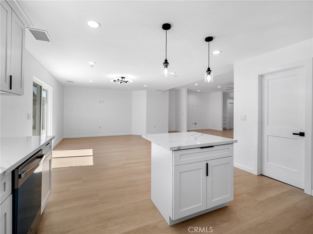 13720 Spring Valley Parkway Property Photo 10