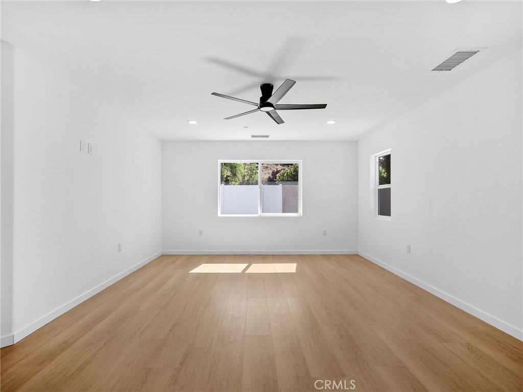 13720 Spring Valley Parkway Property Photo 20