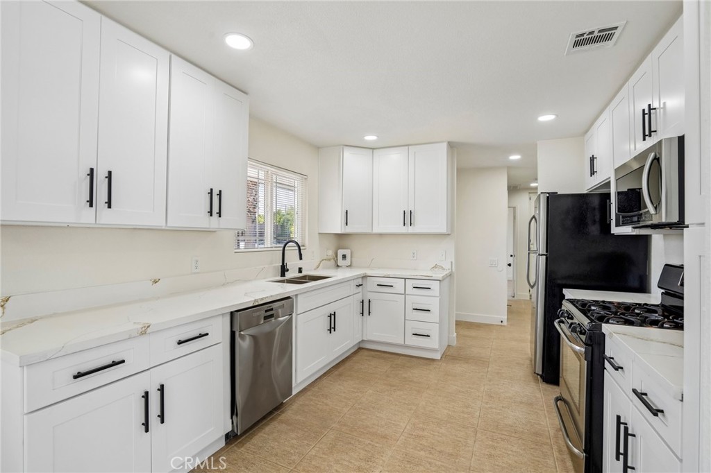 2804 E Valencia Property Photo 12