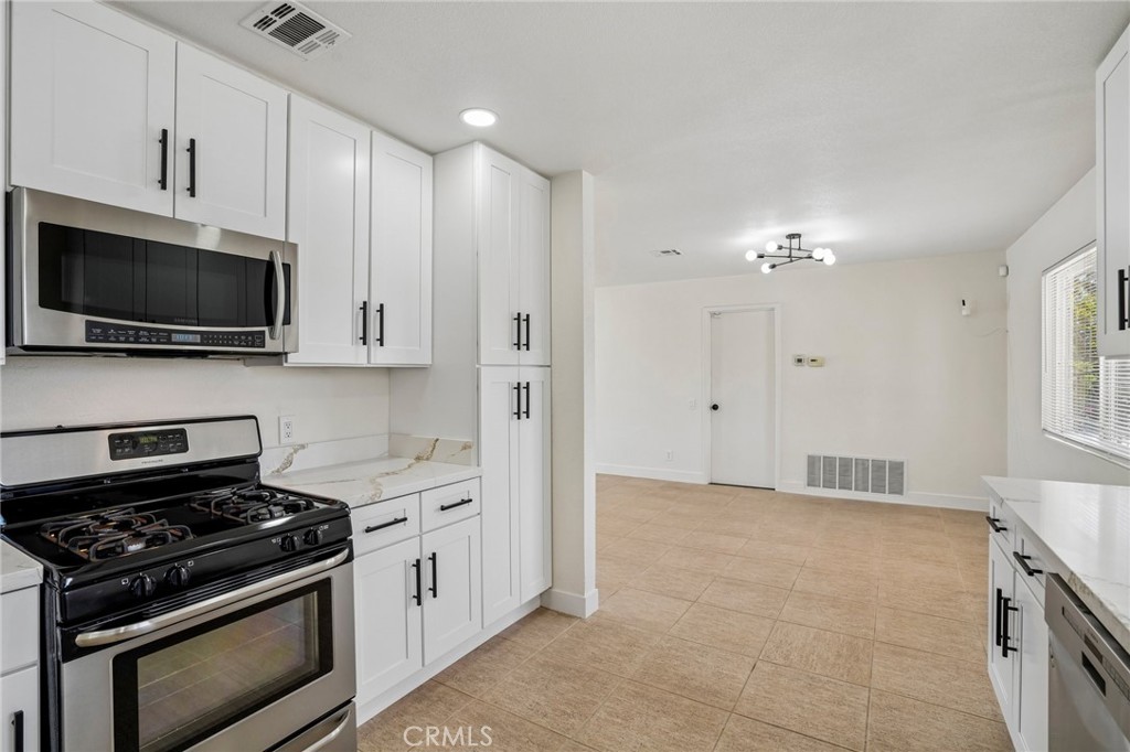 2804 E Valencia Property Photo 13