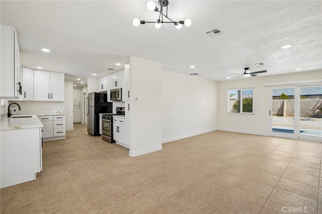 2804 E Valencia Property Photo 15