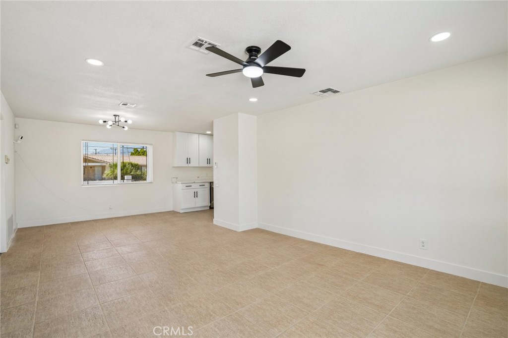 2804 E Valencia Property Photo 18