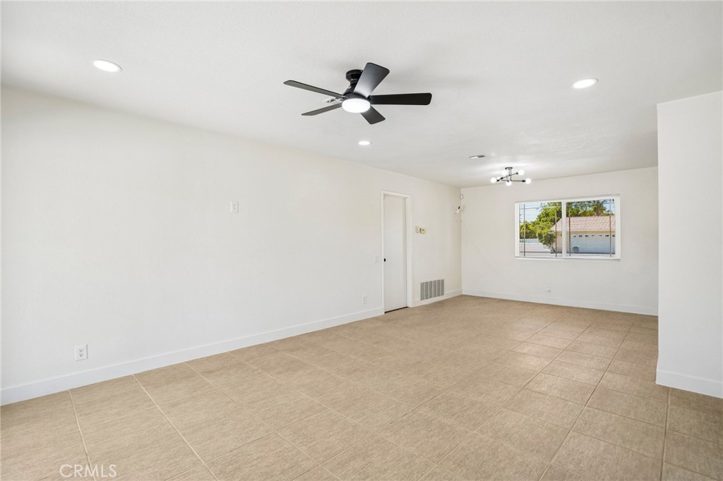 2804 E Valencia Property Photo 19