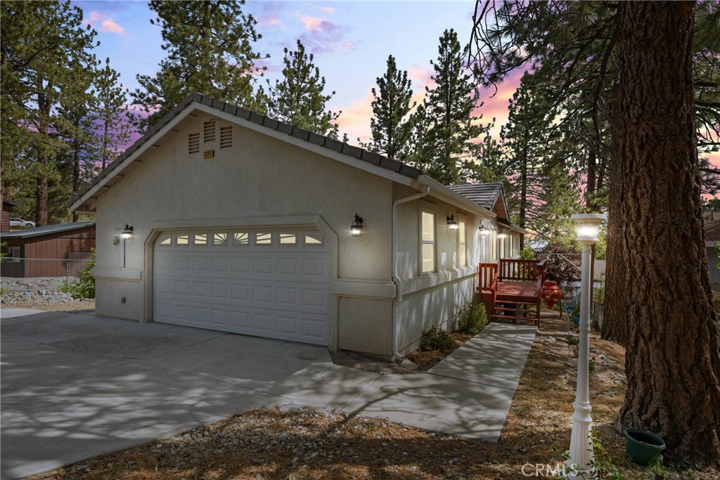 5399 Lone Pine Canyon Property Photo 1