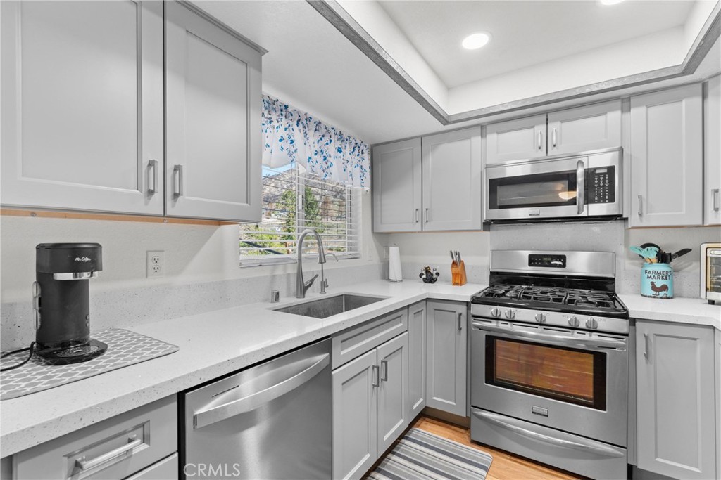 26707 Swallowhill Property Photo 8