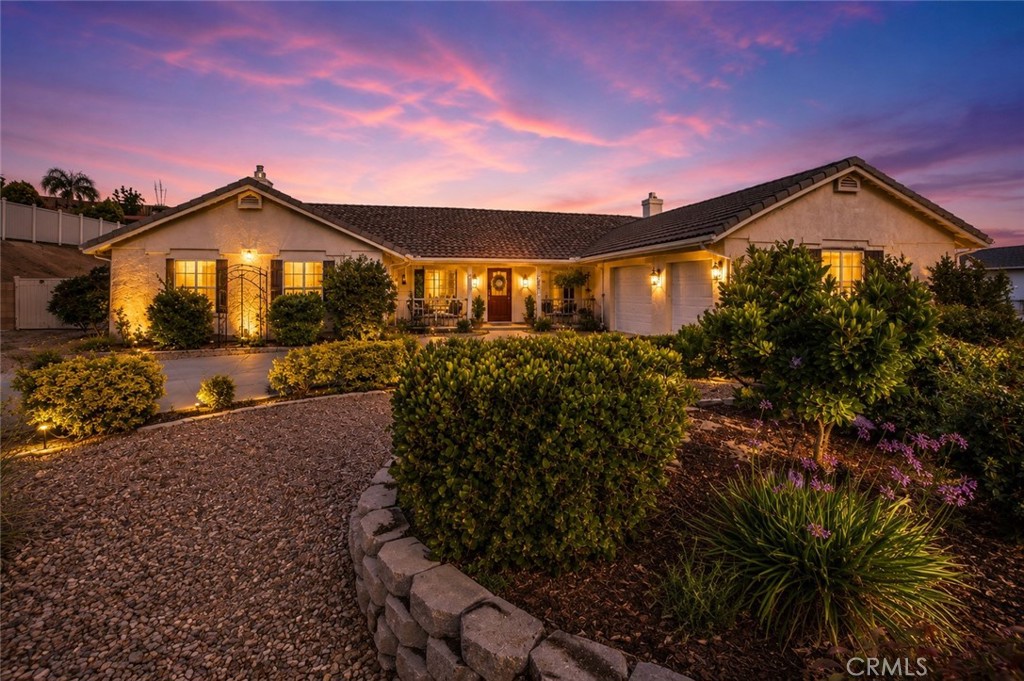 13997 Riverside Property Photo