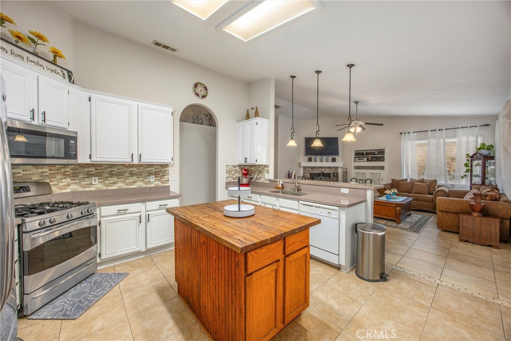 13997 Riverside Property Photo 14
