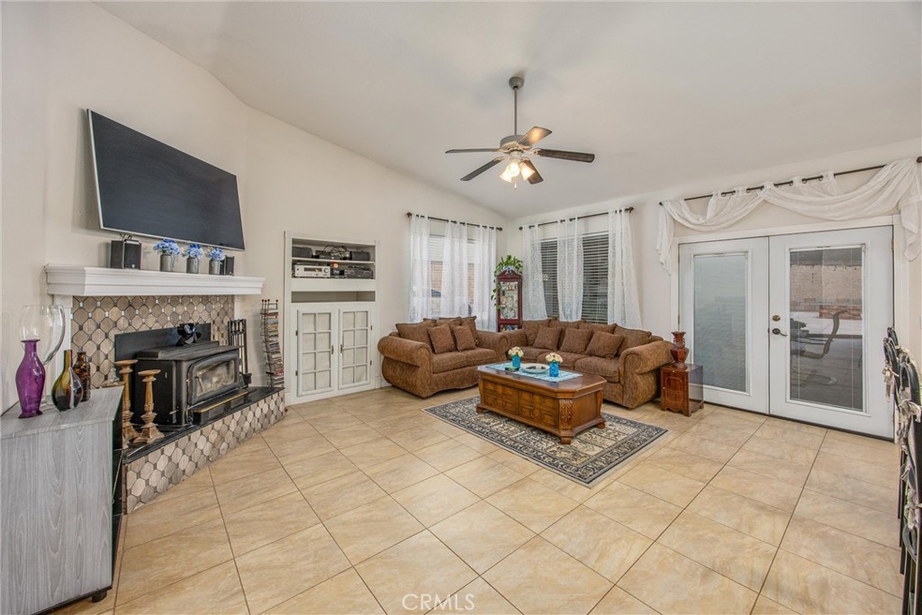 13997 Riverside Property Photo 22