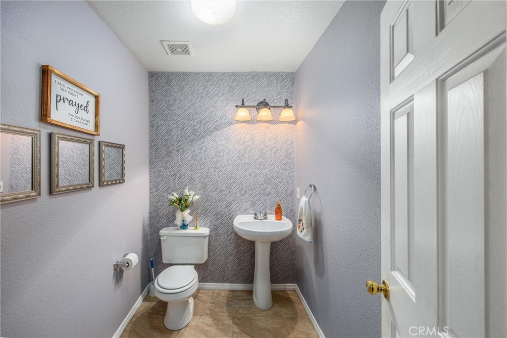13997 Riverside Property Photo 30