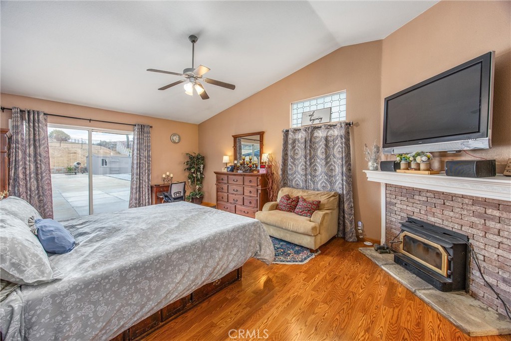 13997 Riverside Property Photo 32