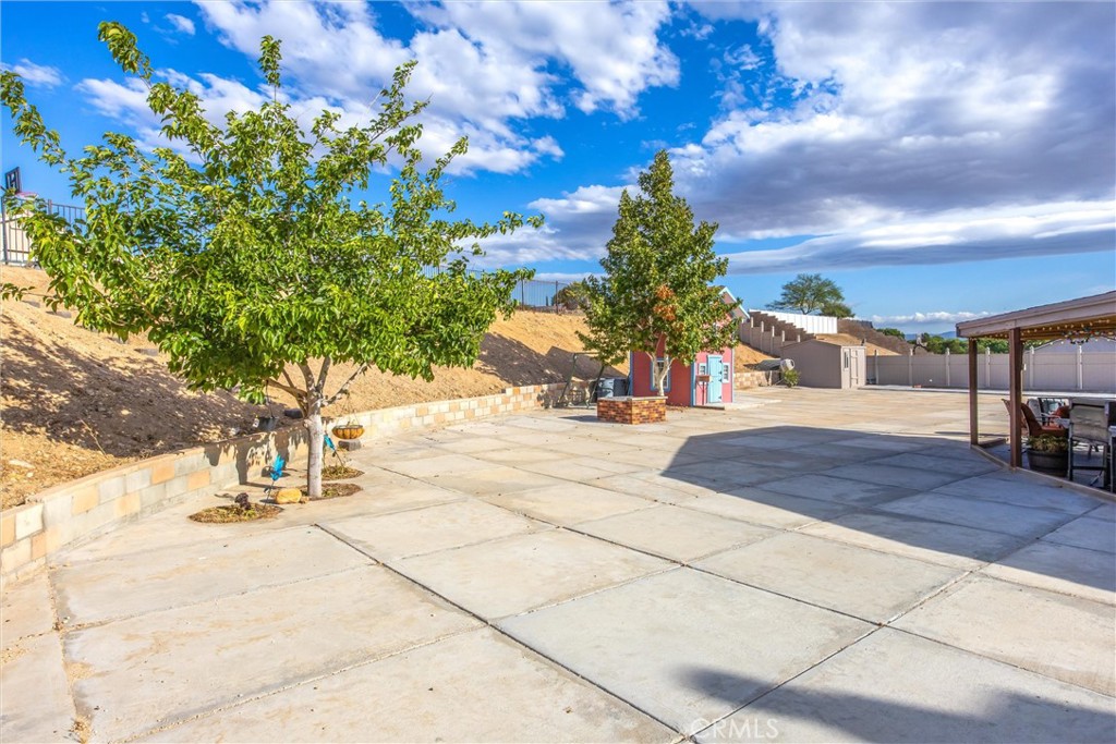 13997 Riverside Property Photo 44