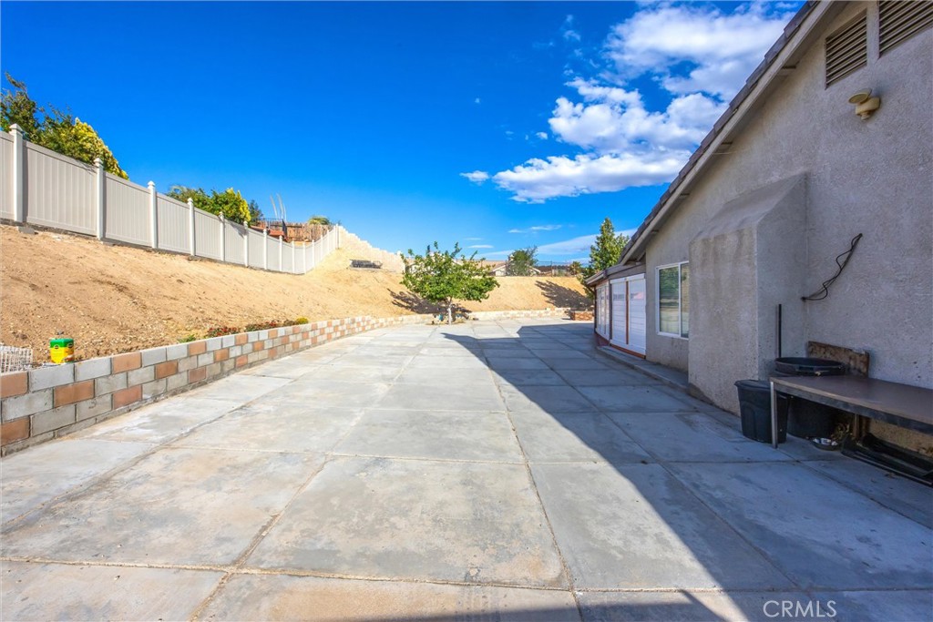 13997 Riverside Property Photo 45