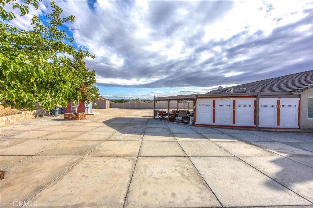 13997 Riverside Property Photo 46