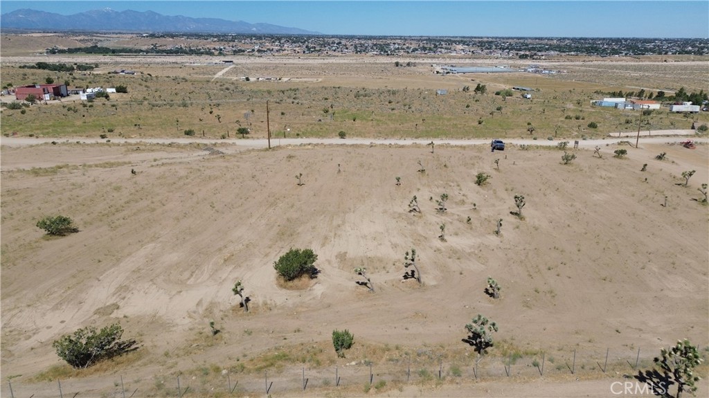 35 Juniper Property Photo 3