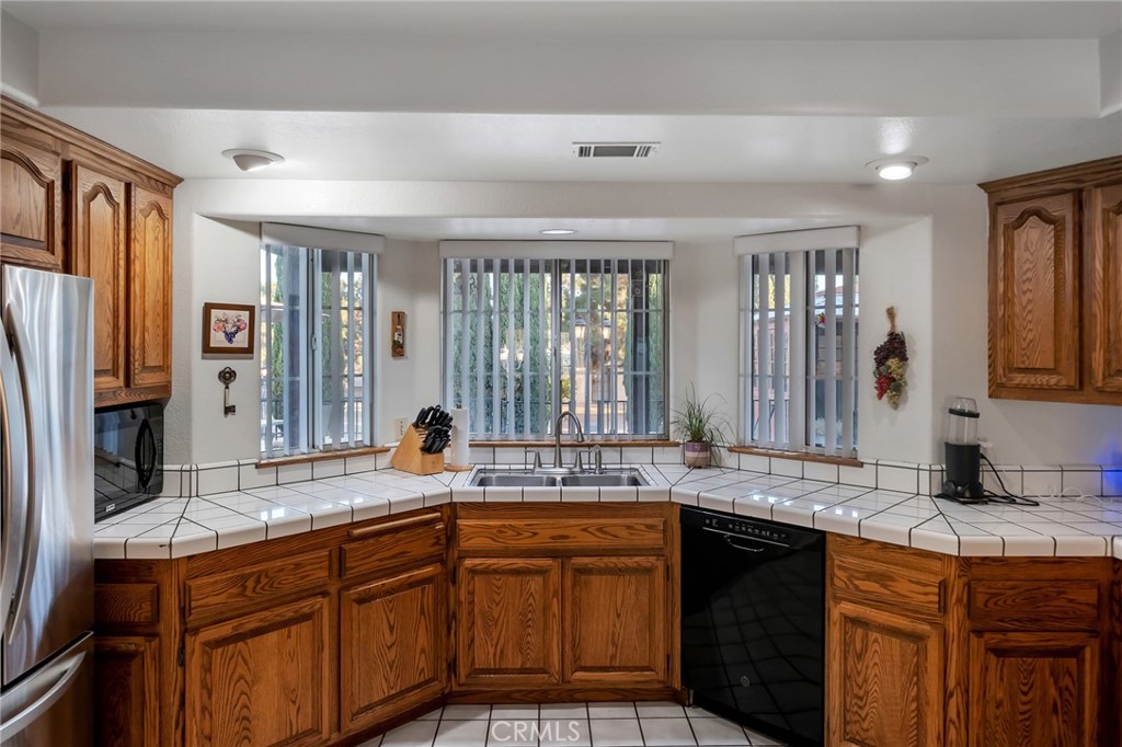 11631 Whitehaven Property Photo 17